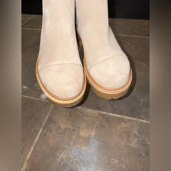 Sorel Women's Cream and Tan Ankle Boots - Picture 4 of 7